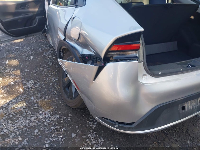 2025 TOYOTA PRIUS auction photo 6
