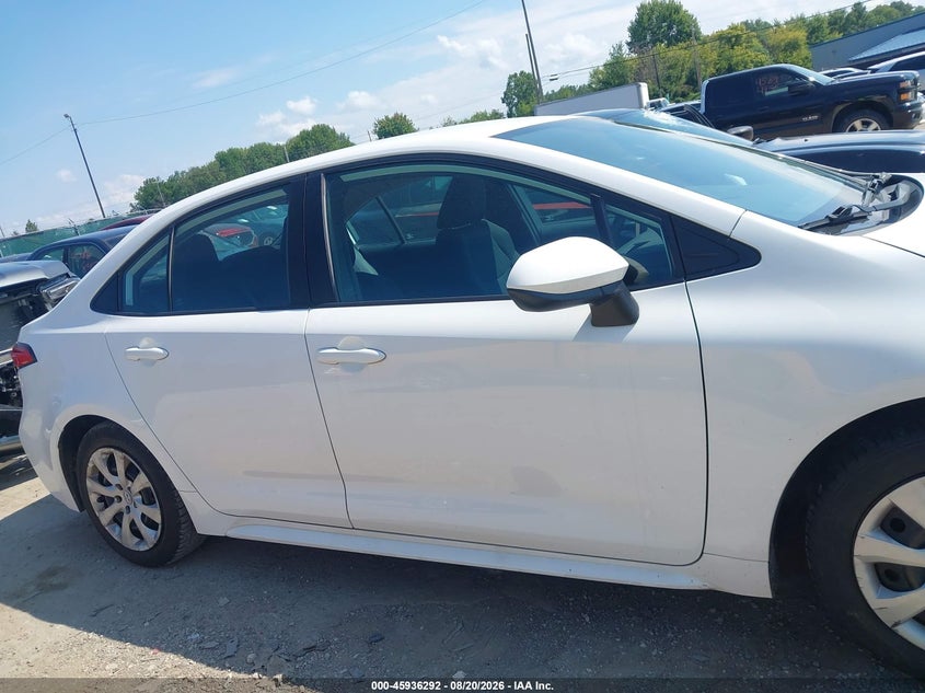 TOYOTA COROLLA - zdjęcie 13