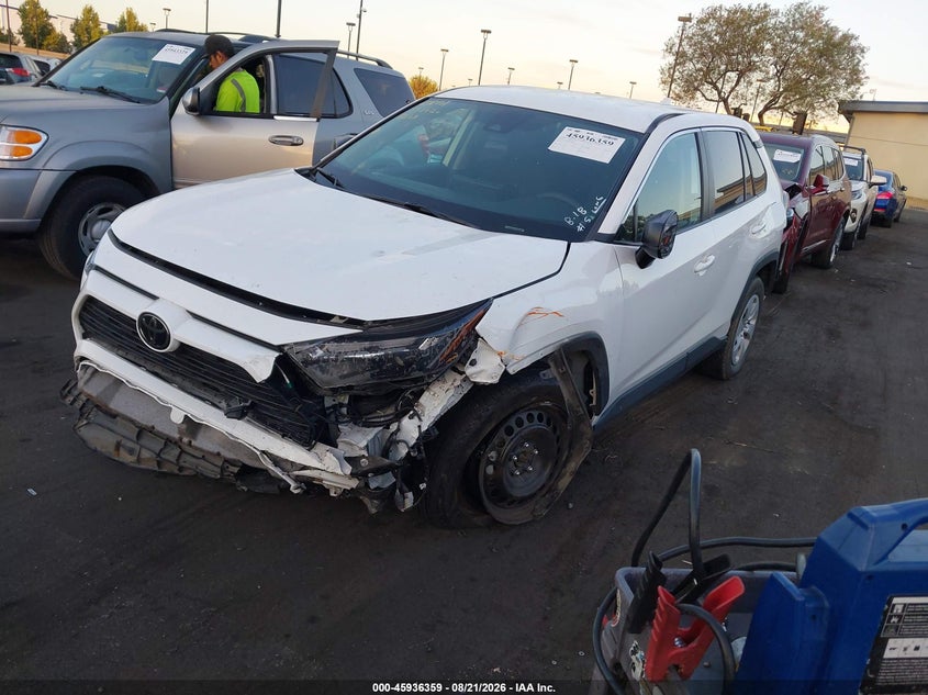 2024 Toyota RAV 4, Front End, IAAI, VIN 2T3F1RFV2RC458213 — photo 2
