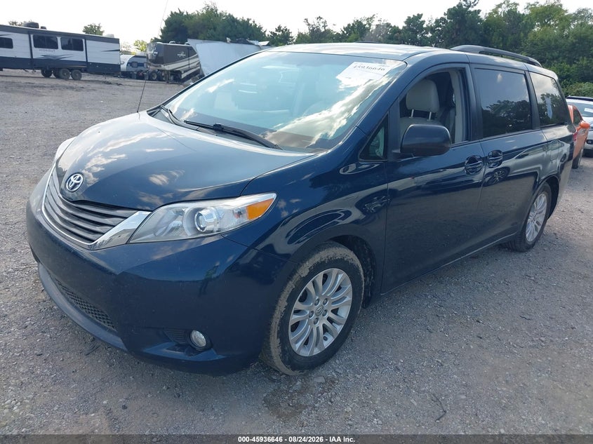 2012 Toyota Sienna, Flood, IAAI, VIN 5TDYK3DC3CS262311 — photo 2