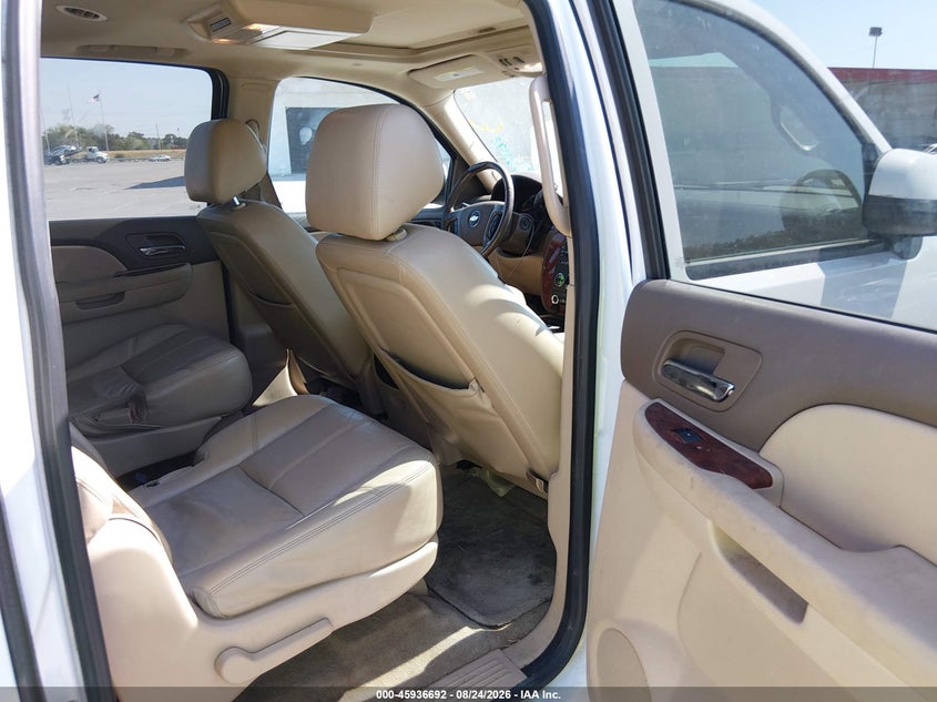 2012 CHEVROLET SUBURBAN auction photo 8