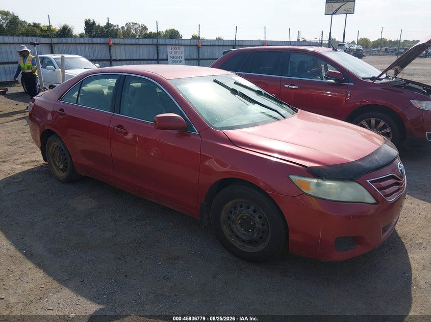 2011 TOYOTA CAMRY auction photo 1