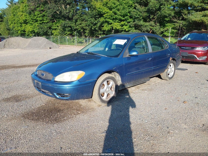 2004 FORD TAURUS auction photo 2