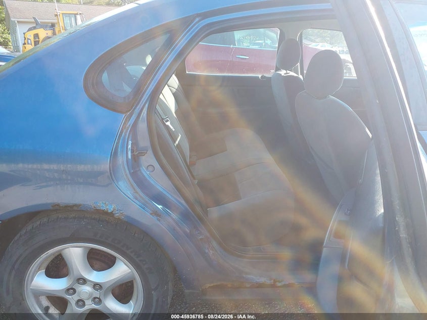 2004 FORD TAURUS auction photo 8