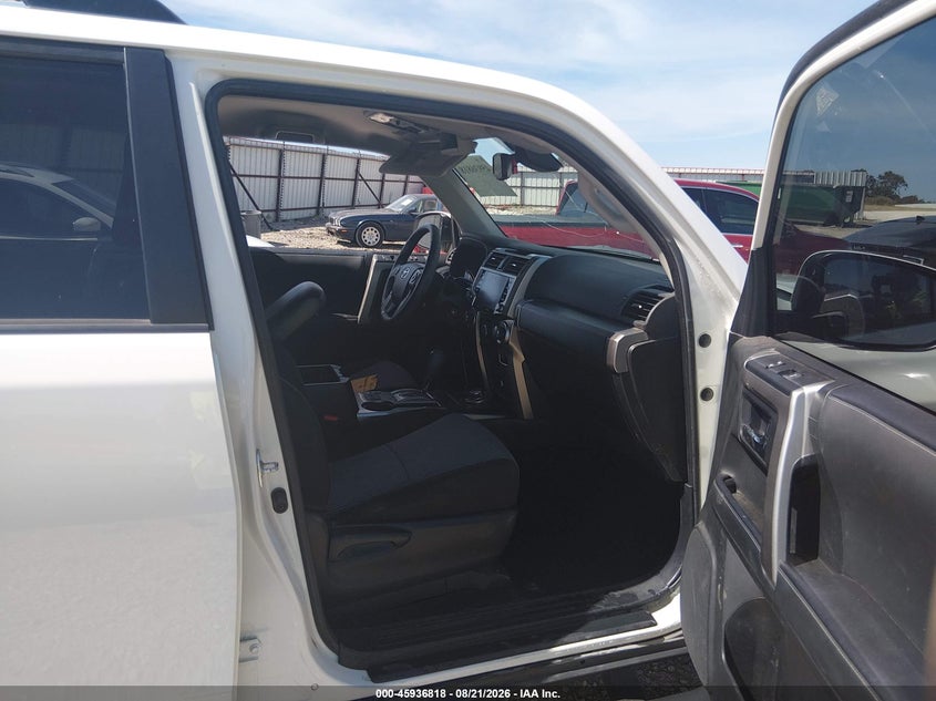 2020 TOYOTA 4RUNNER auction photo 5