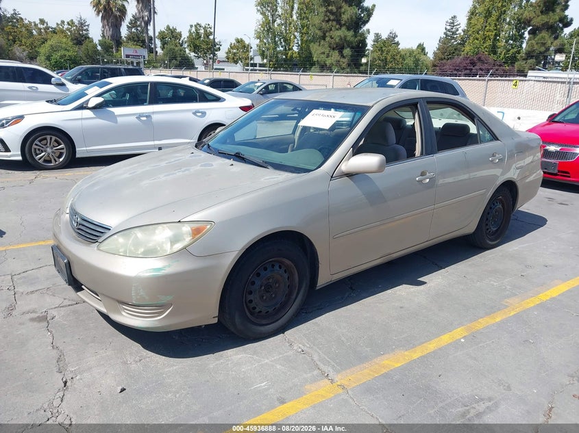 2005 Toyota Camry, Звичайний знос, IAAI, VIN 4T1BE32KX5U564647 — фото 2