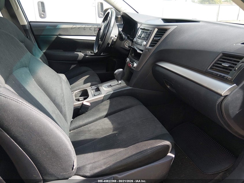 2013 SUBARU OUTBACK auction photo 5