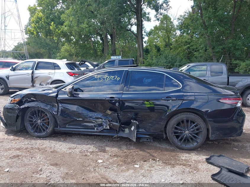TOYOTA CAMRY - zdjęcie 14