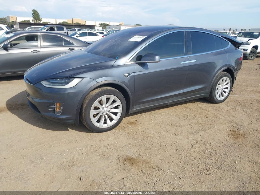 2019 Tesla Model X, Удар сзади, IAAI, VIN 5YJXCAE27KF213800 — фото 2
