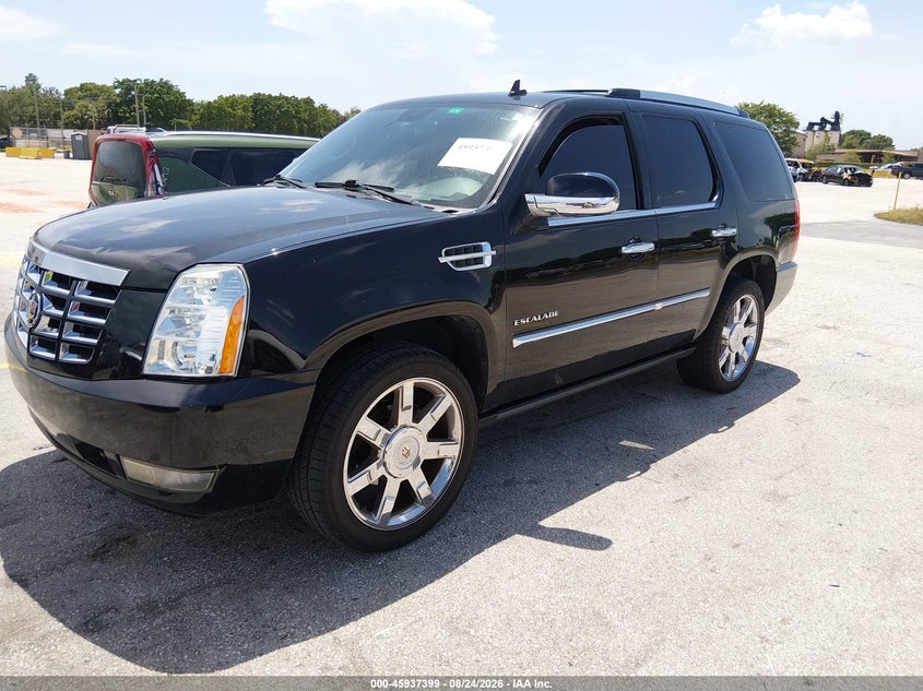 2010 Cadillac Escalade, Normal Wear & Tear, IAAI, VIN 1GYUCCEF9AR285389 — photo 2