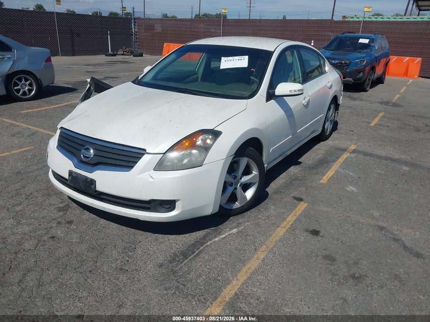 2007 Nissan Altima, Right Front, IAAI, VIN 1N4BL21E57N423908 — photo 2
