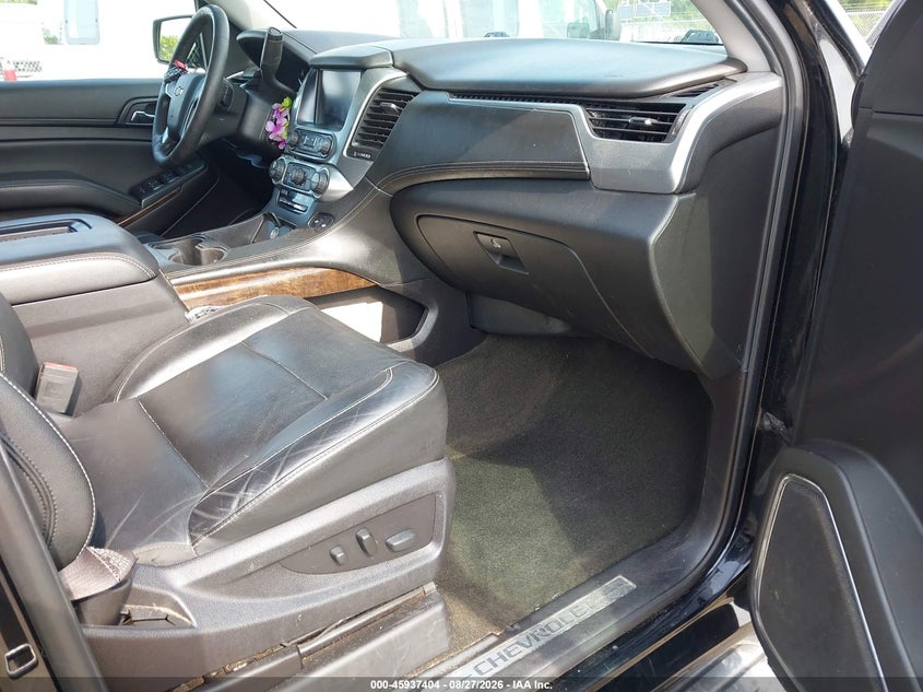 CHEVROLET SUBURBAN - zdjęcie 5