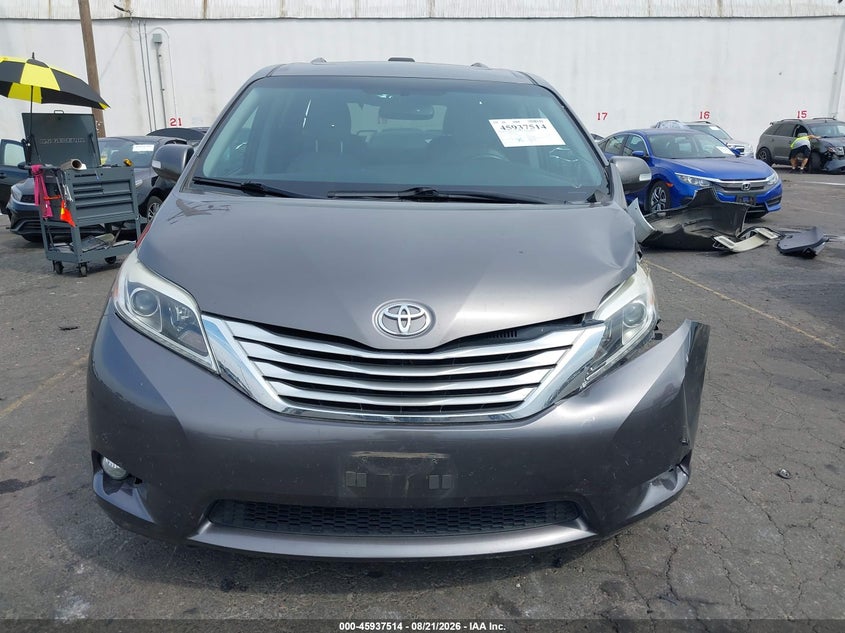 TOYOTA SIENNA - zdjęcie 12