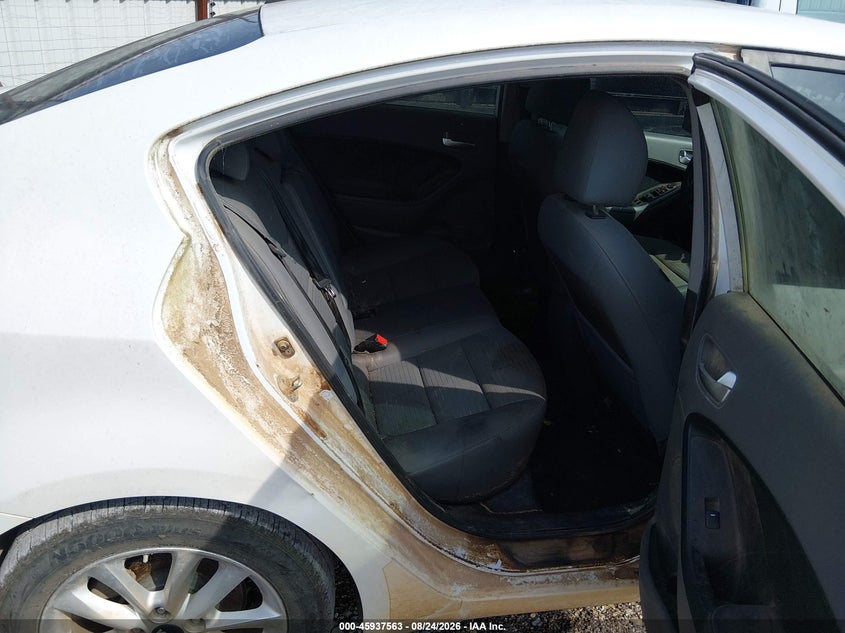 2017 KIA FORTE auction photo 8