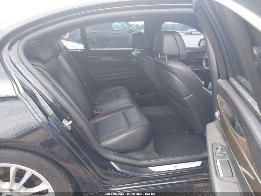 Фото 8 - BMW 750LI