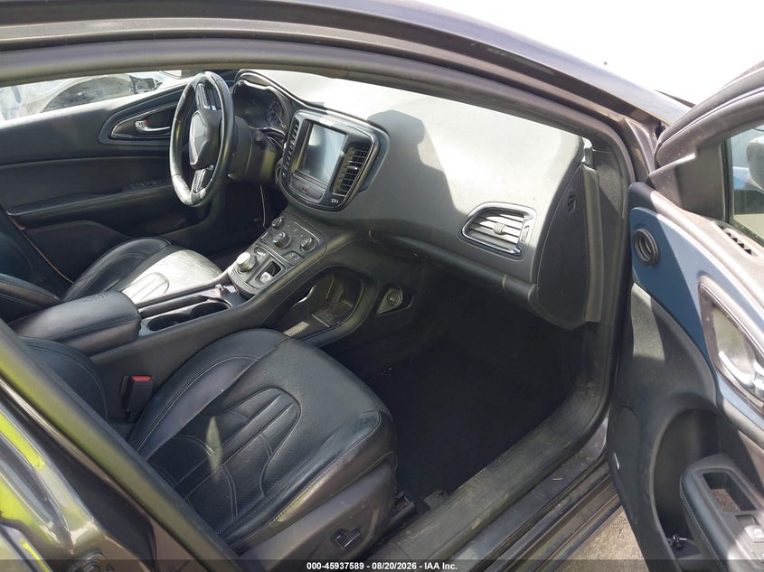 2016 CHRYSLER 200 auction photo 5