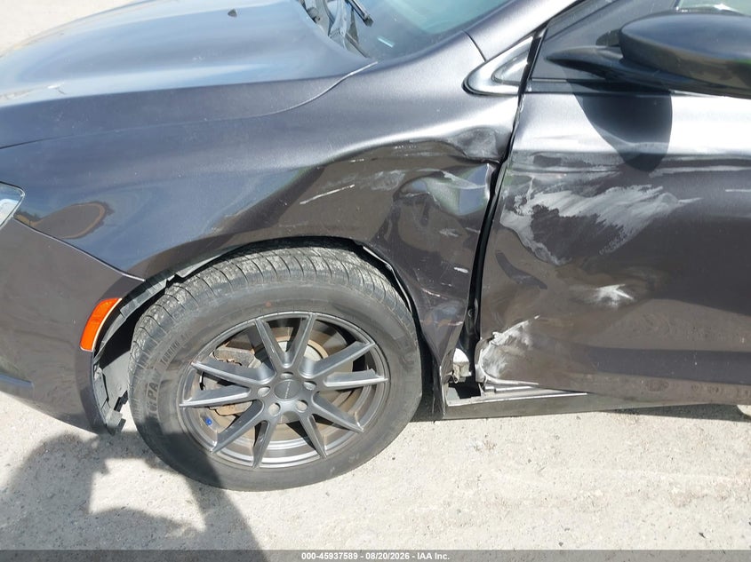 2016 CHRYSLER 200 auction photo 6