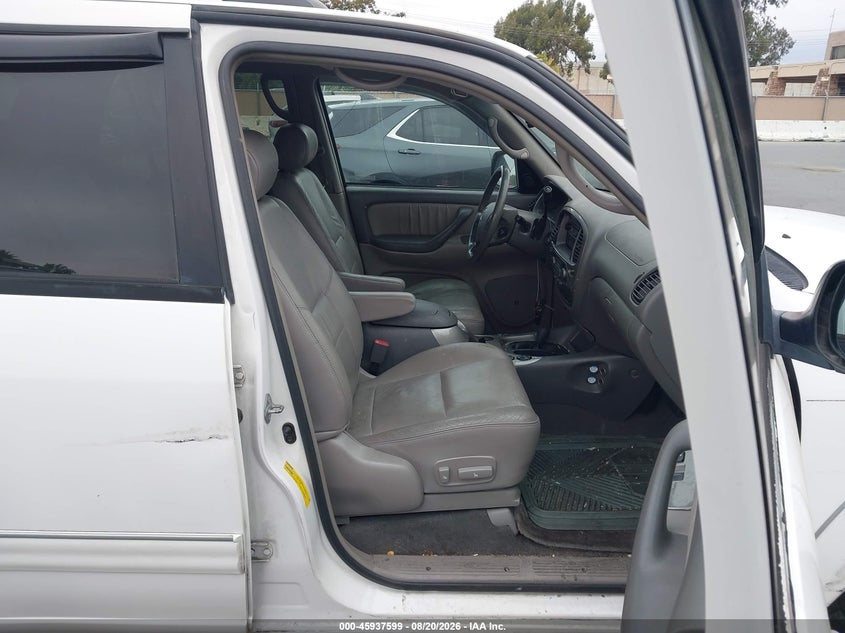 2004 TOYOTA SEQUOIA auction photo 5