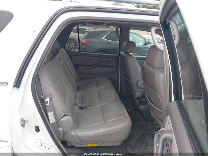 2004 TOYOTA SEQUOIA auction photo 8
