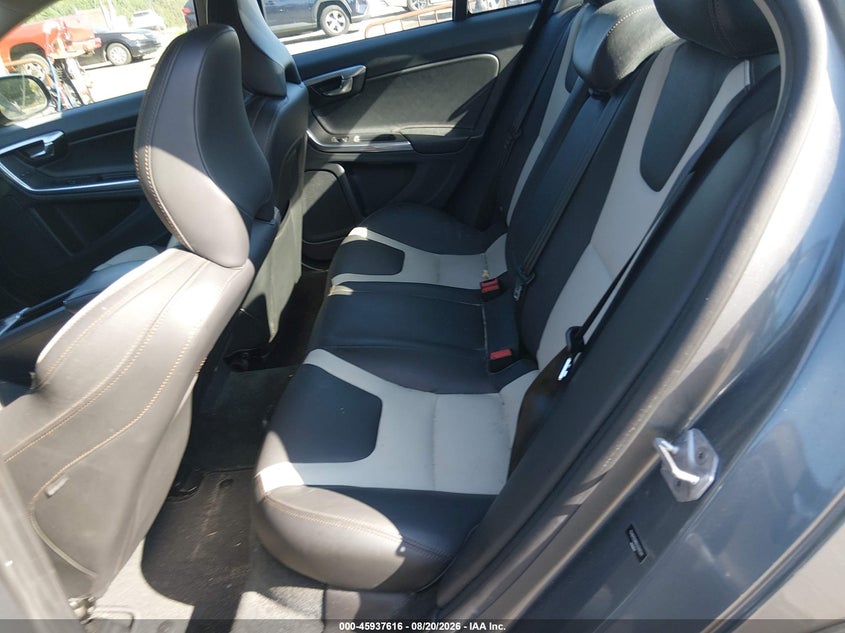 2016 VOLVO S60 CROSS COUNTRY auction photo 8