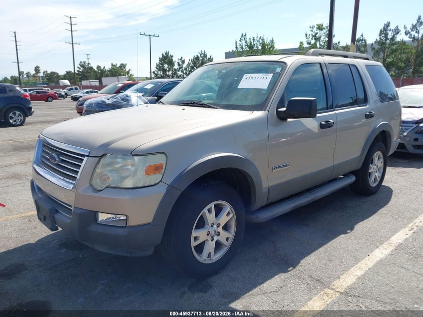 2006 Ford Explorer, Normal Wear & Tear, IAAI, VIN 1FMEU63E36ZA18271 — photo 2