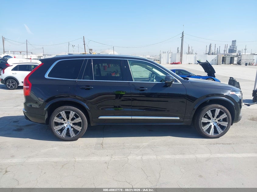 VOLVO XC90 RECHARGE PLUG-IN HYBRID - zdjęcie 13
