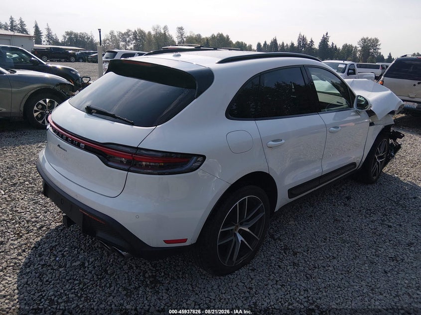 2025 PORSCHE MACAN auction photo 4