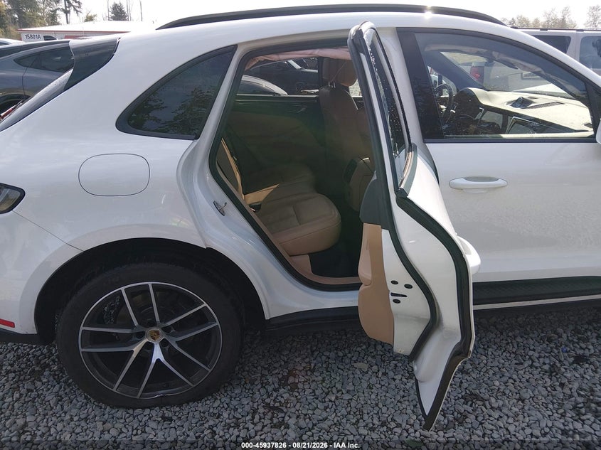2025 PORSCHE MACAN auction photo 8