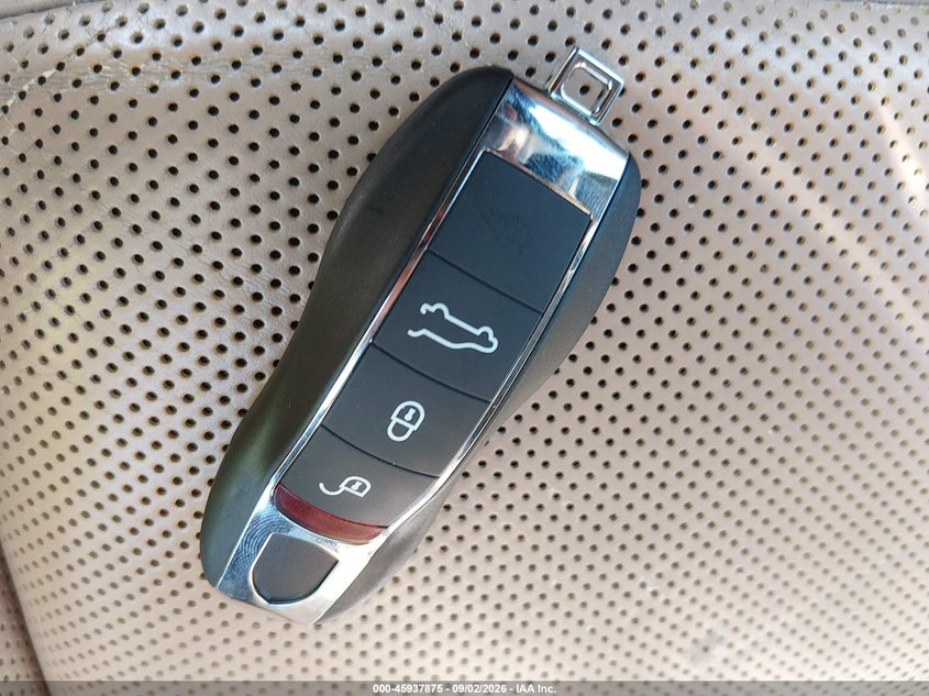 PORSCHE CAYENNE 2016 VIN WP1AA2A27GKA15962