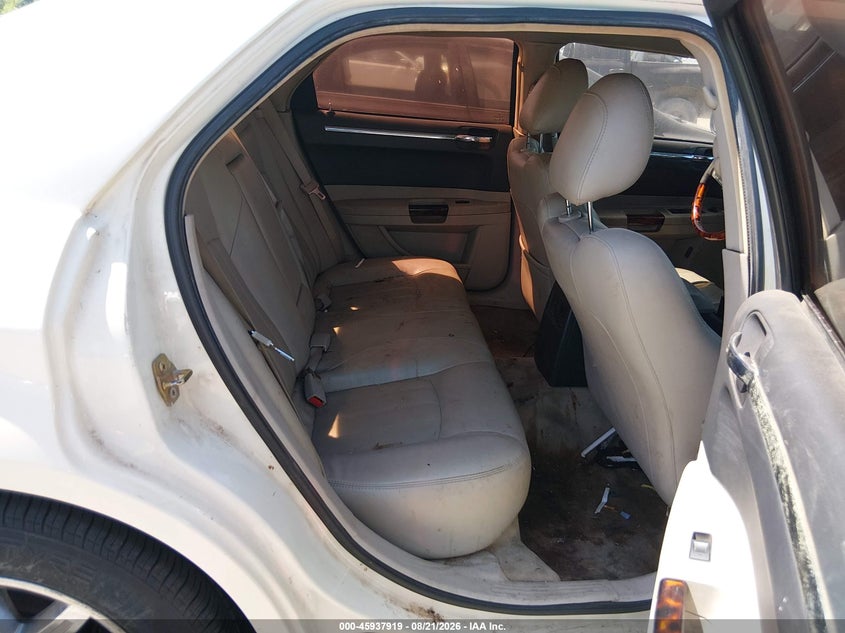 2005 CHRYSLER 300C auction photo 8