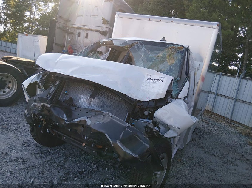 2025 CHEVROLET EXPRESS CUTAWAY auction photo 2