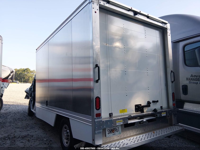 2025 CHEVROLET EXPRESS CUTAWAY auction photo 3