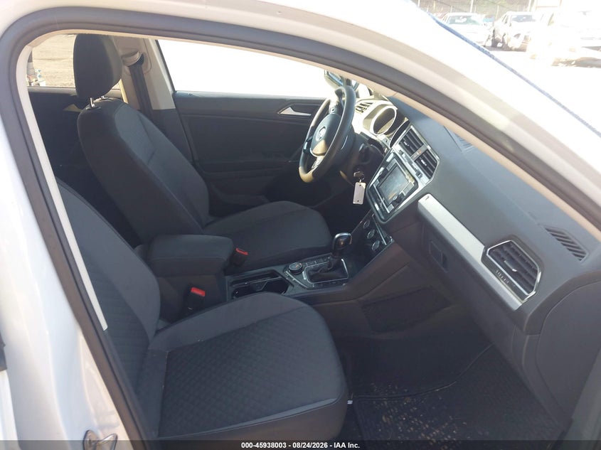 2018 VOLKSWAGEN TIGUAN auction photo 5