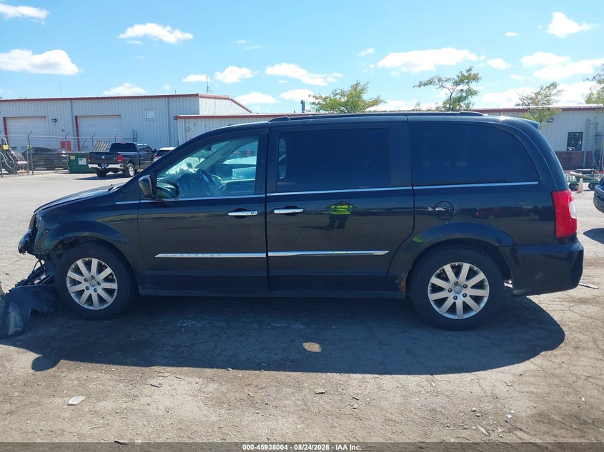 2015 CHRYSLER TOWN & COUNTRY TOURING · Фото 14