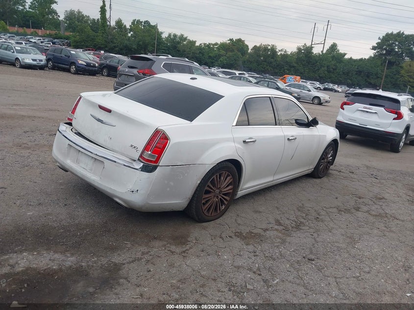 2011 CHRYSLER 300C auction photo 4