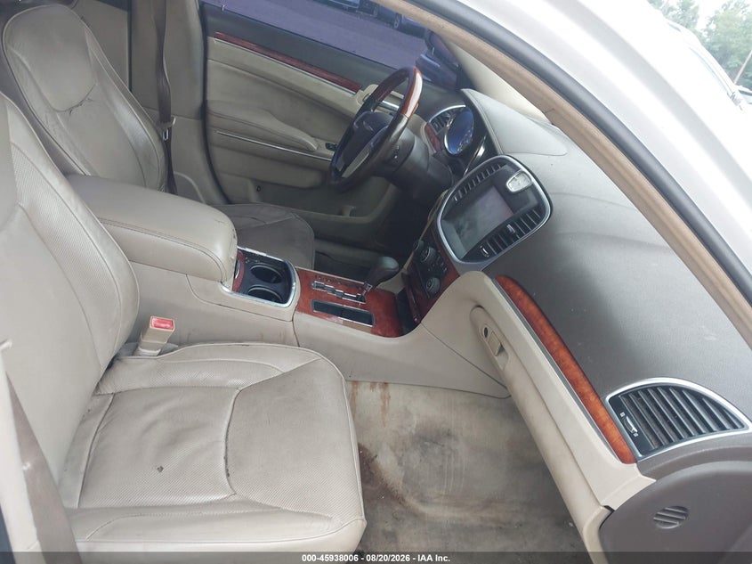 2011 CHRYSLER 300C auction photo 5