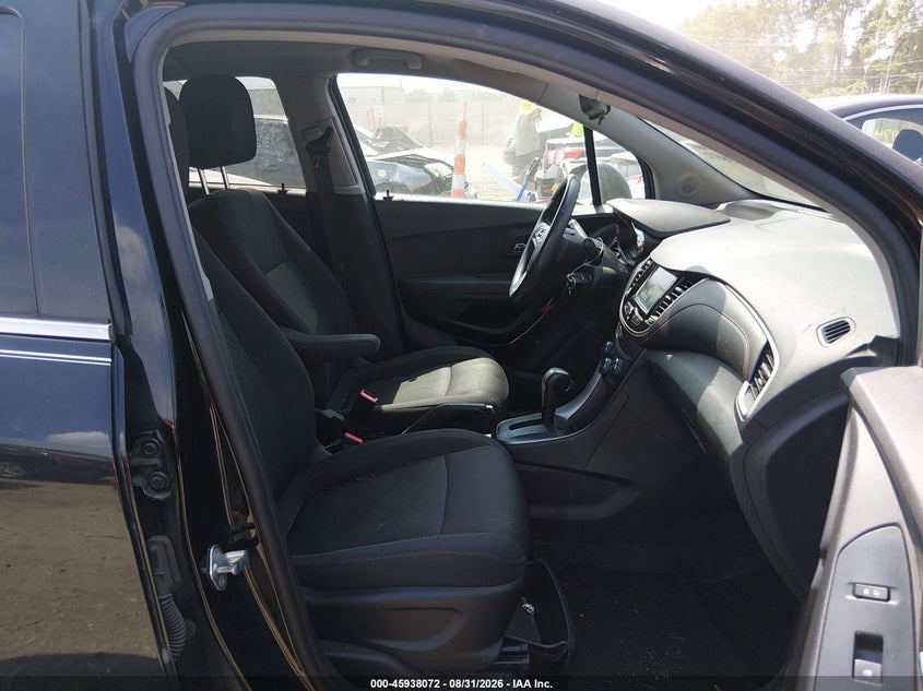 2017 CHEVROLET TRAX auction photo 5