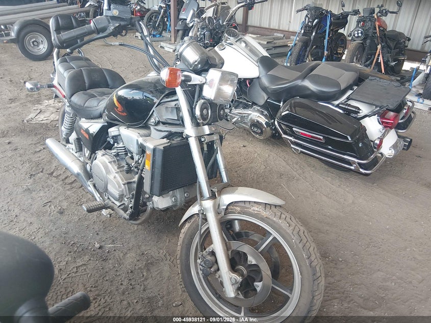 1986 HONDA VF700 auction photo 1