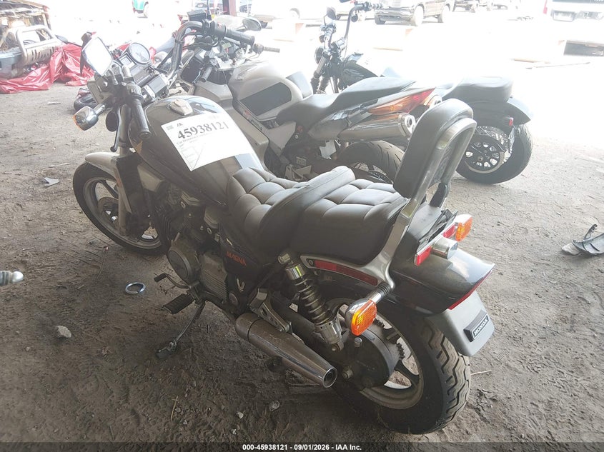 1986 HONDA VF700 auction photo 3