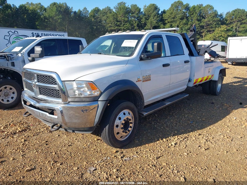 2017 RAM 5500 CHASSIS auction photo 2