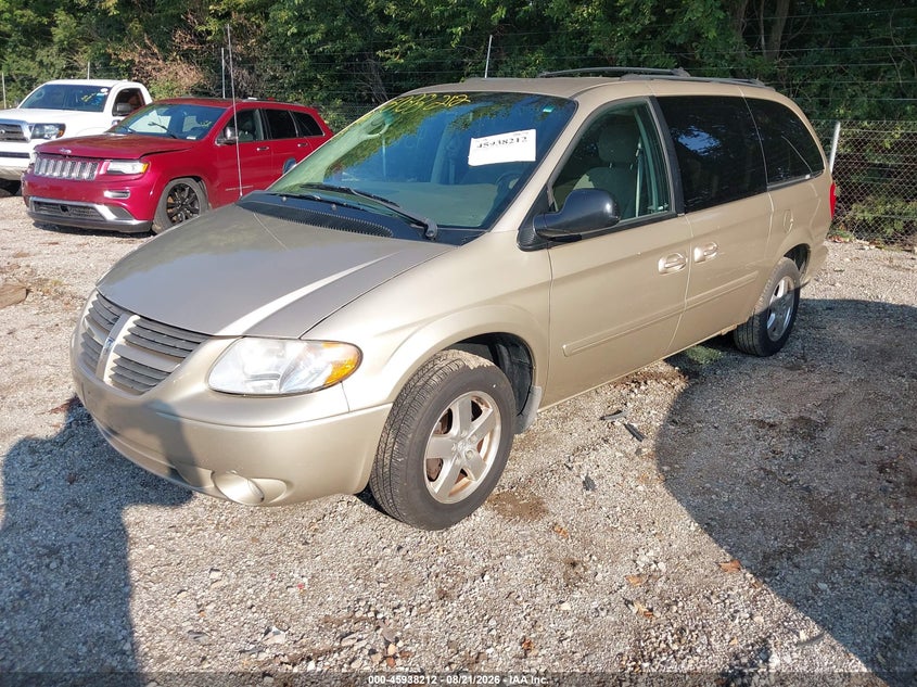 2005 DODGE GRAND CARAVAN auction photo 2