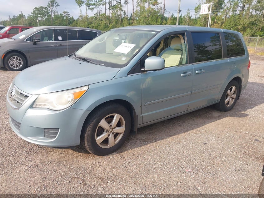 2010 VOLKSWAGEN ROUTAN auction photo 2