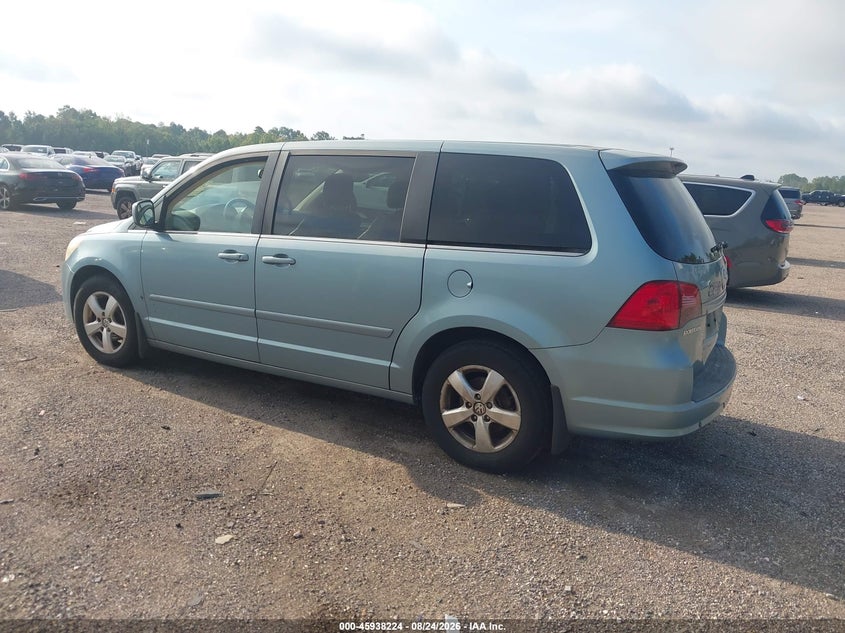 2010 VOLKSWAGEN ROUTAN auction photo 3