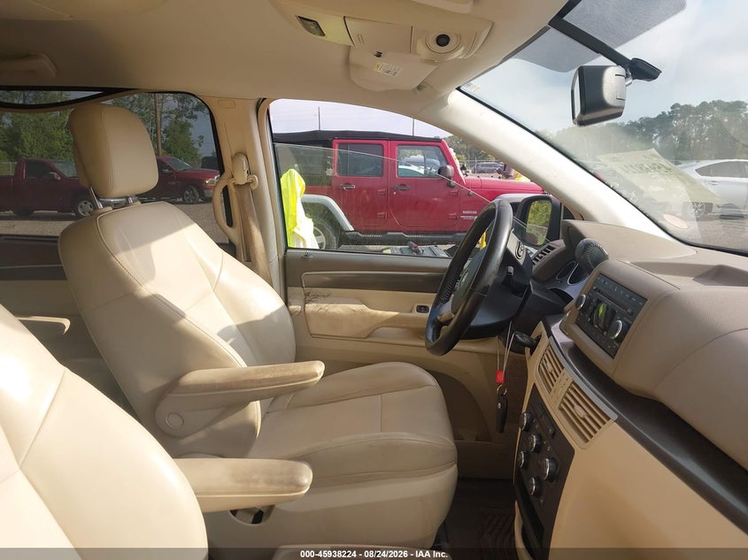 2010 VOLKSWAGEN ROUTAN auction photo 5
