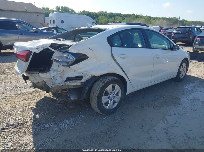 2017 KIA FORTE auction photo 4
