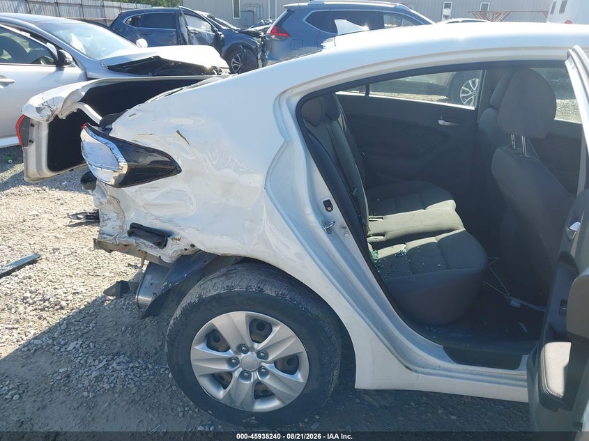 2017 KIA FORTE auction photo 8