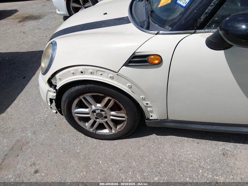 2011 MINI COOPER auction photo 6
