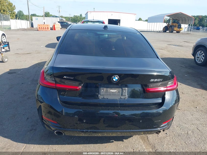 BMW 330I - zdjęcie 16