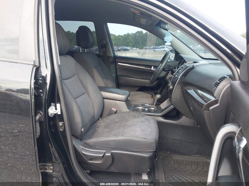 2013 KIA SORENTO auction photo 5