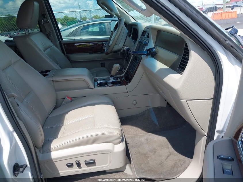 2011 LINCOLN NAVIGATOR auction photo 5